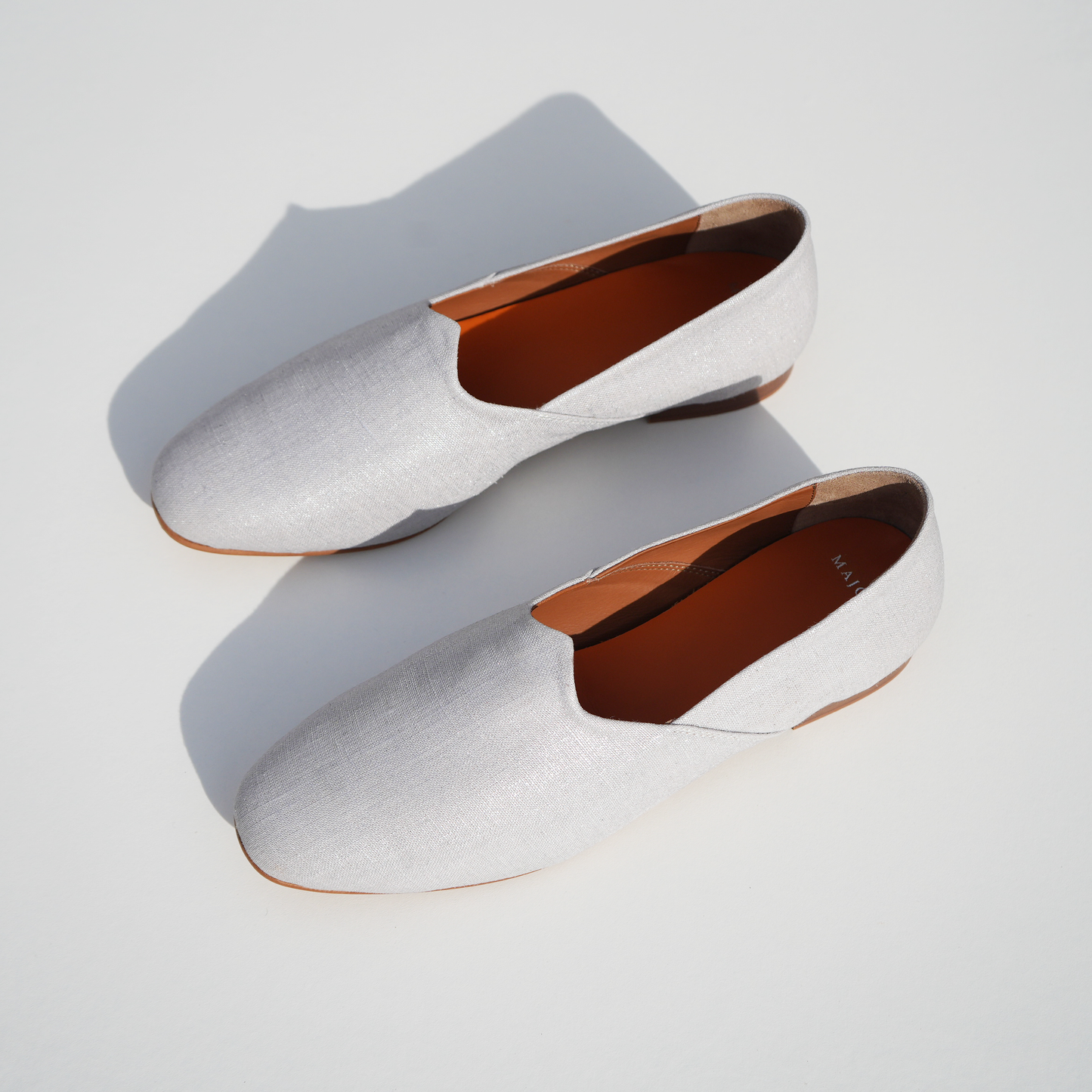
                  
                    Yeso Mens Mojri - White Indian Shoes
                  
                